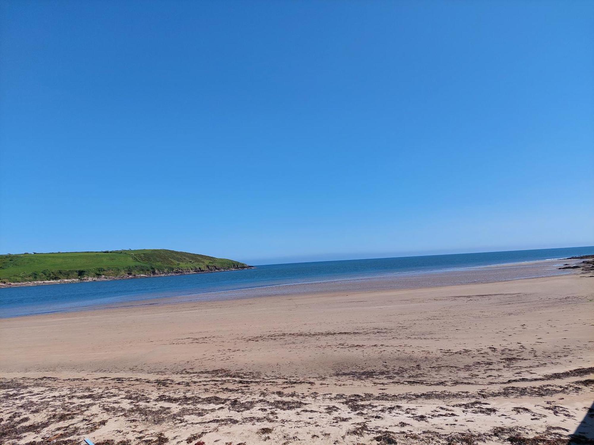 Sea Whispers - My Charming Costal Retreat In Youghal Esterno foto