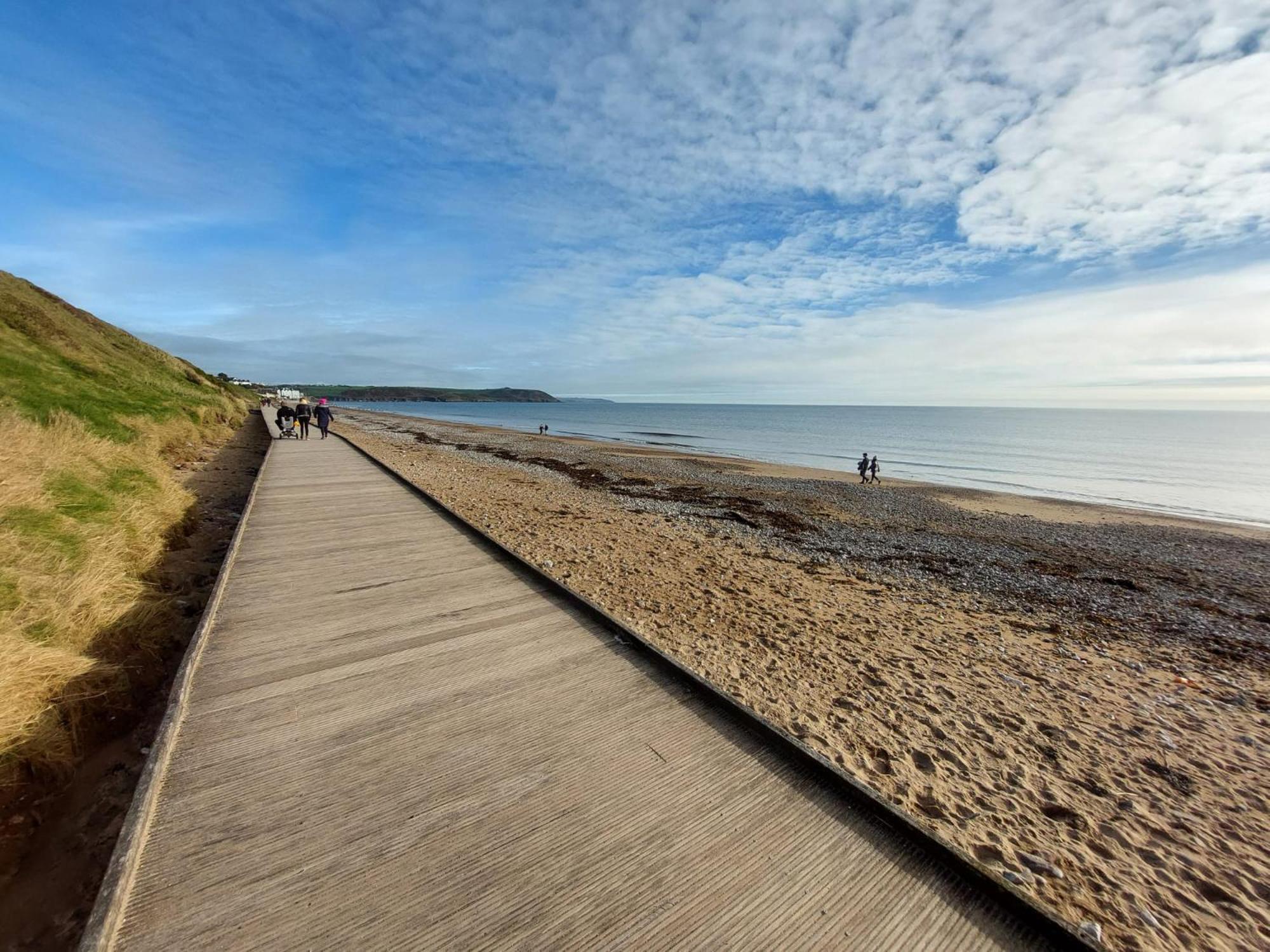Sea Whispers - My Charming Costal Retreat In Youghal Esterno foto