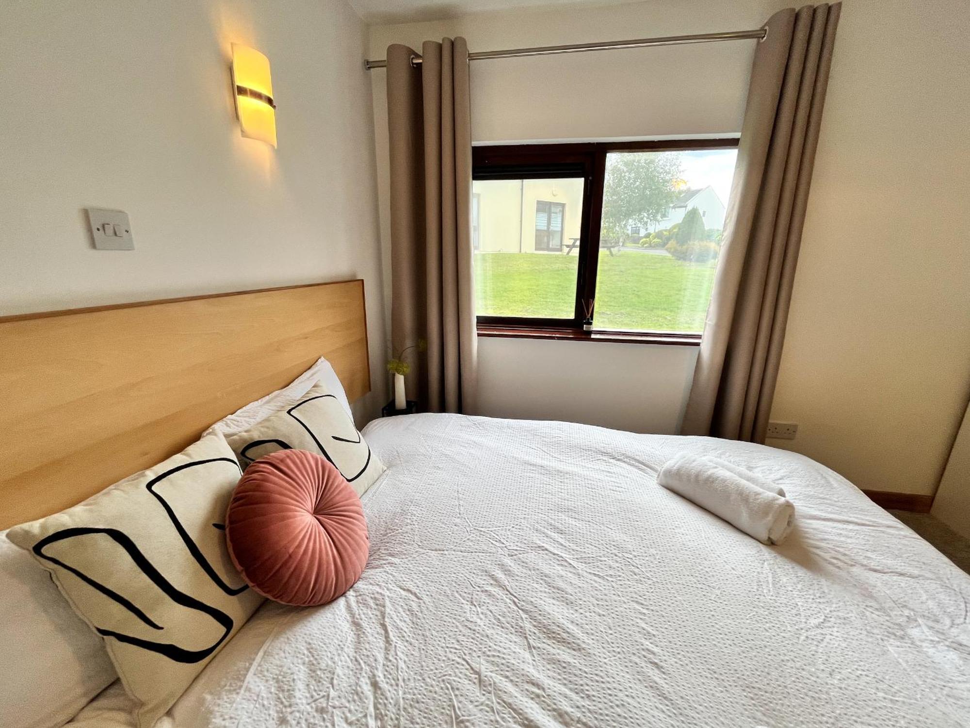 Sea Whispers - My Charming Costal Retreat In Youghal Esterno foto
